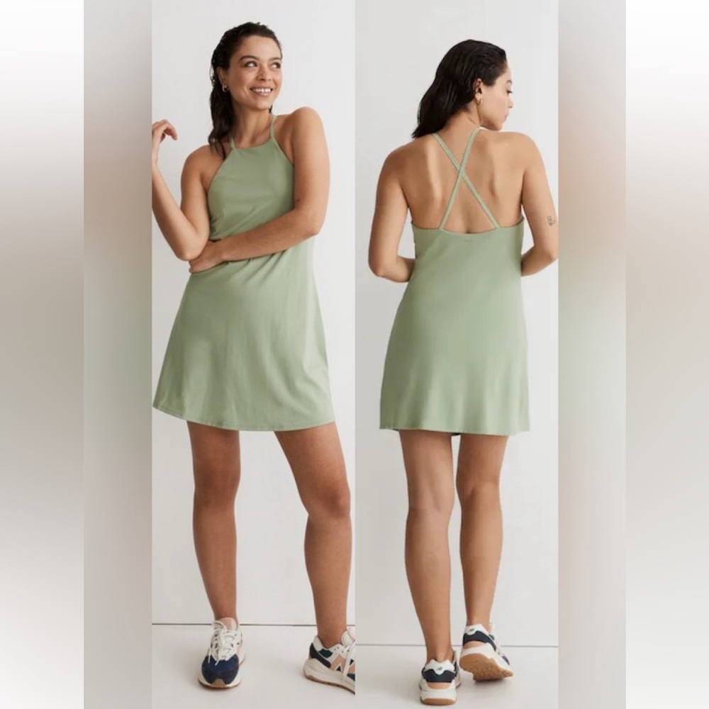 Madewell Plus Flex 2.0 Fitness Dress activewear
Green Sz S crisscross back